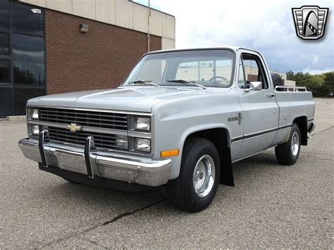 1983 chevy truck blue book value